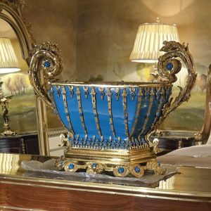 Blue gem urn